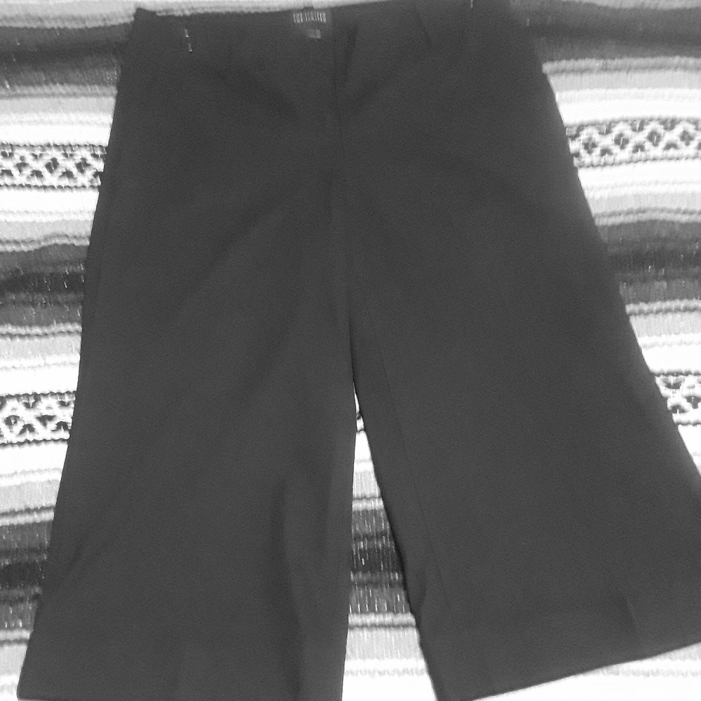 Like New Black Capri Shorts
